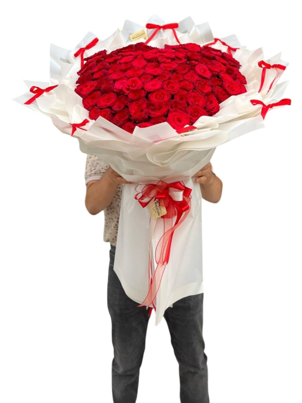 100 Kırmızı Gül Kalp Buketi